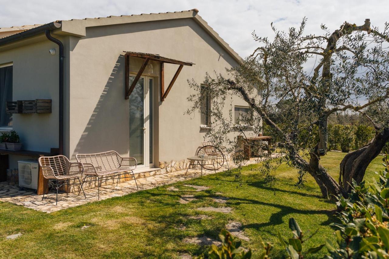 מרינה די גרוסטו Agriturismo Sweet Cottage מראה חיצוני תמונה